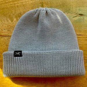 Brand new never worn arc’teryx beanie